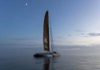 El "Maxicat Victoria" llega a La Gomera y bate el récord en la primera etapa de la Ruta del Descubrimiento